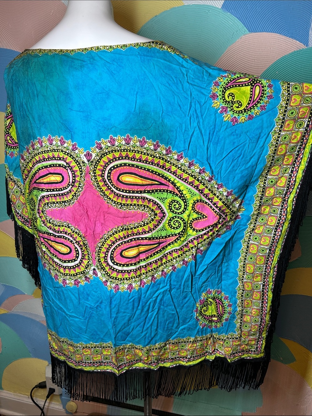 Original 100% Rayon Vibrant Turquoise & Pink Paisley Fringe Poncho - Picture 4 of 7